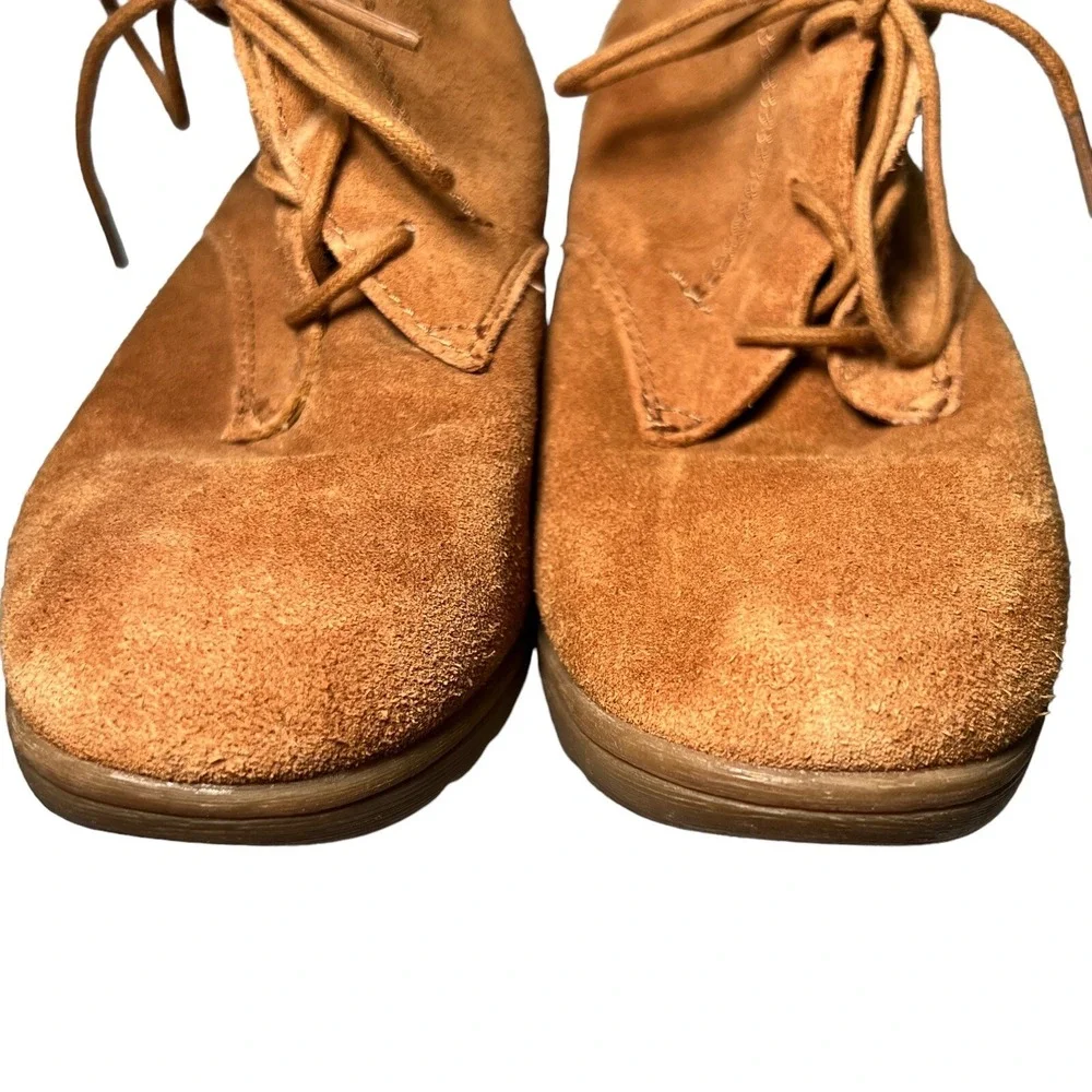 White Mountain Kahlua Suede Leather Wedge Ankle Booties Size 8 Tan Taupe Lace Up